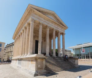 Nimes, Frankrike. Fyrkantigt hus.